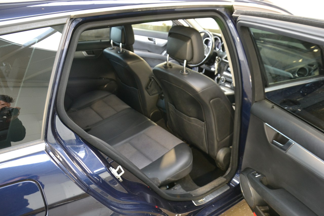 Mercedes C 200 - obrazek 21