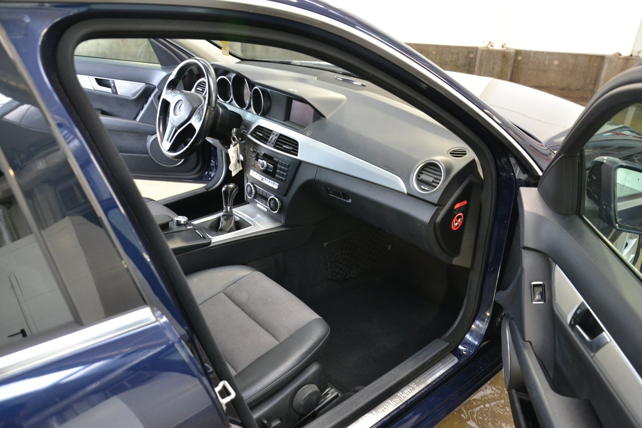Mercedes C 200 - obrazek 22