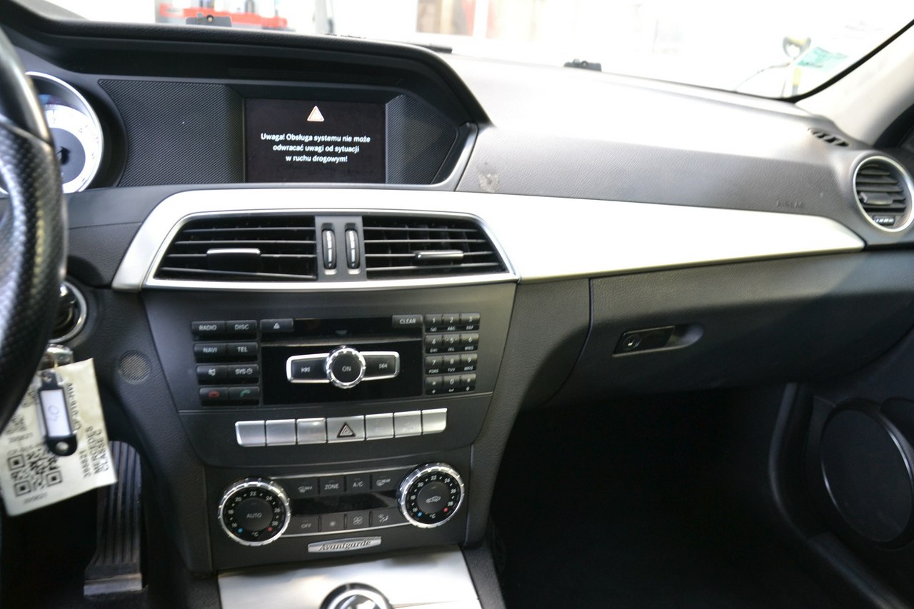 Mercedes C 200 - obrazek 23