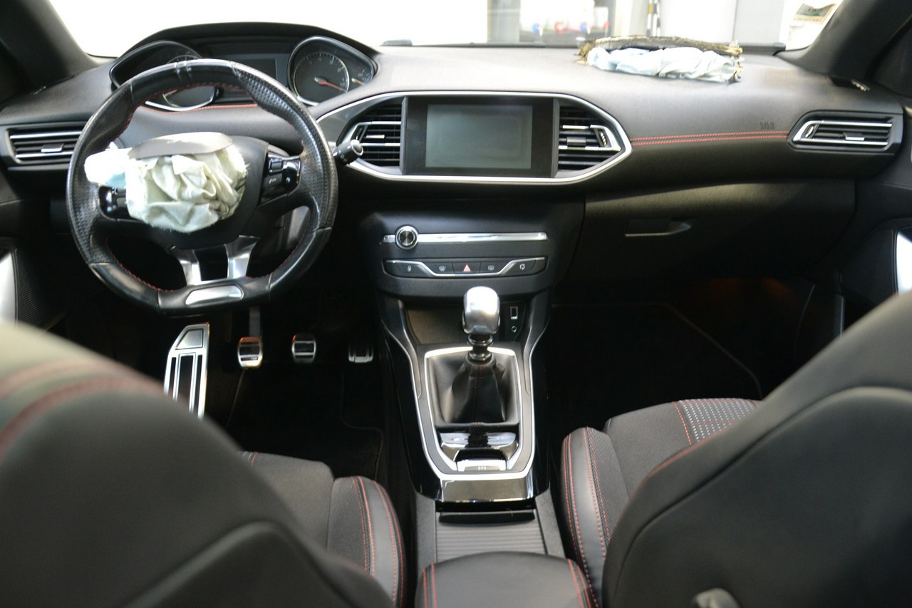 Peugeot 308 - obrazek 12