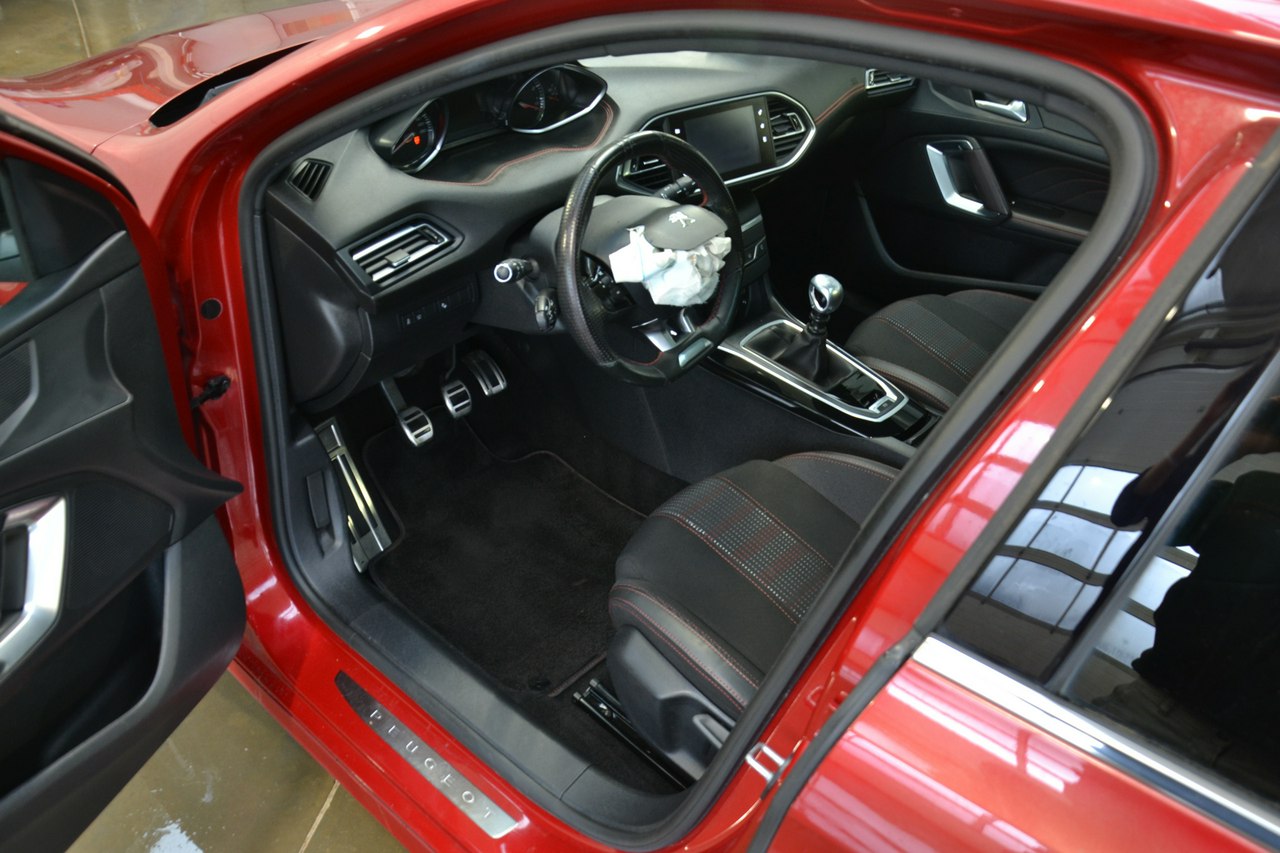 Peugeot 308 - obrazek 9