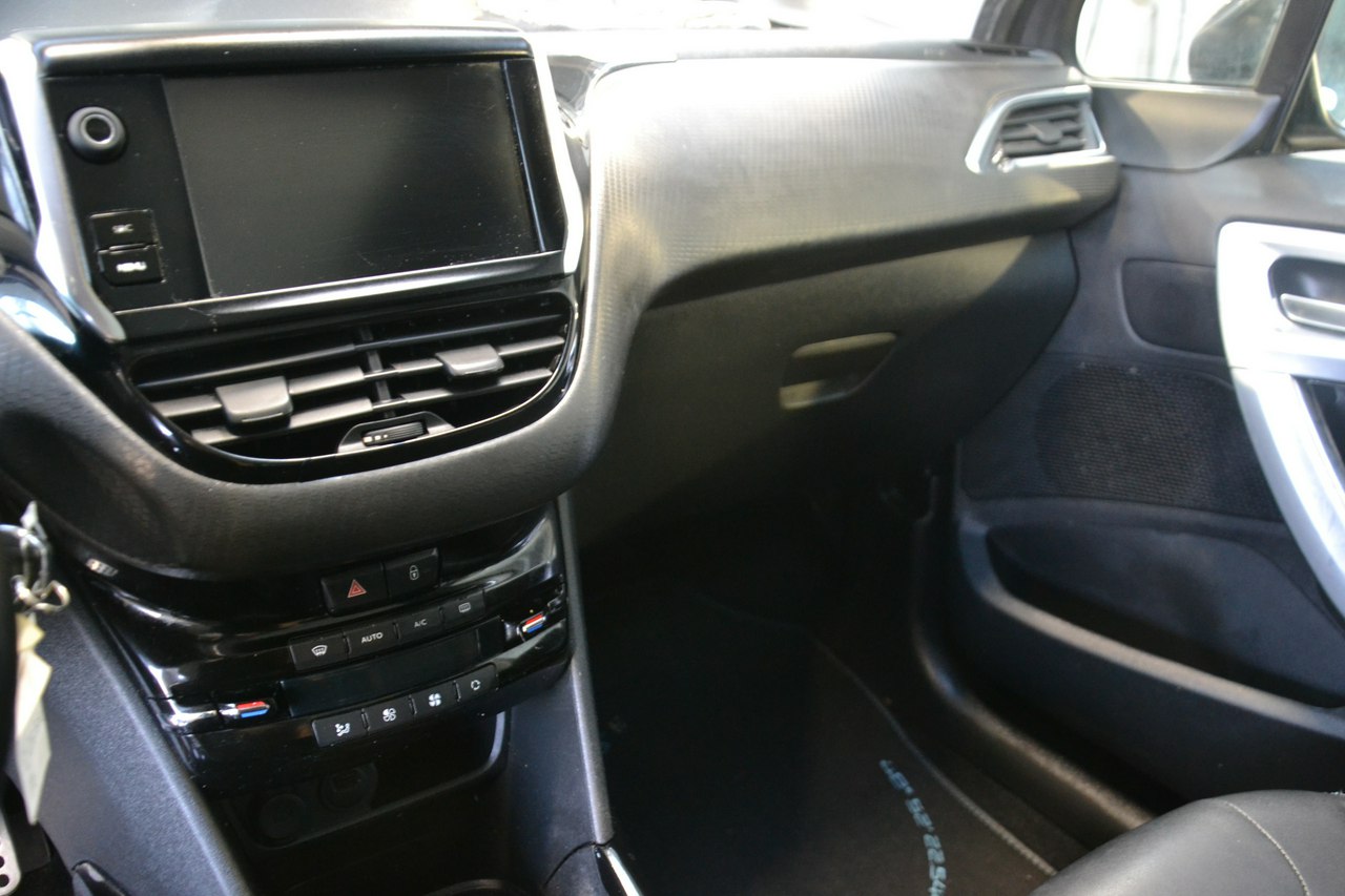 Peugeot 2008 - obrazek 12