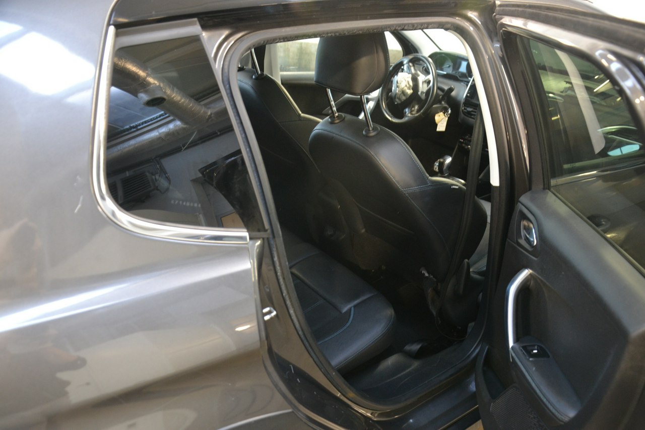 Peugeot 2008 - obrazek 16