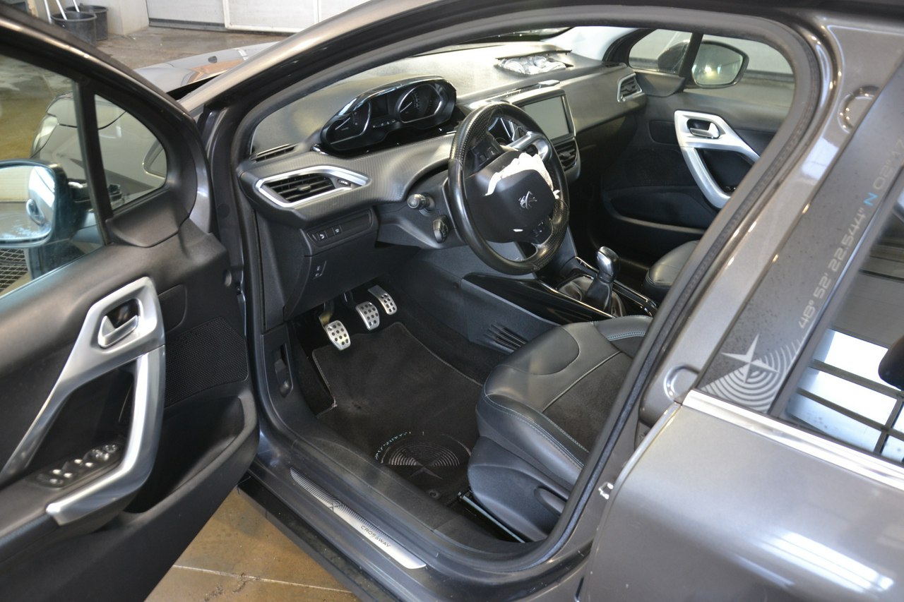 Peugeot 2008 - obrazek 9