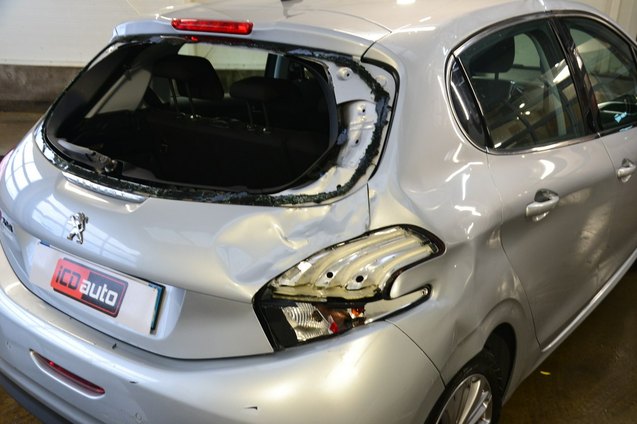 Peugeot 208 - obrazek 10