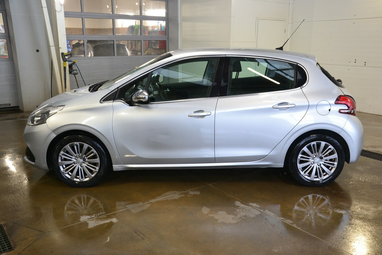 Peugeot 208 - obrazek 4