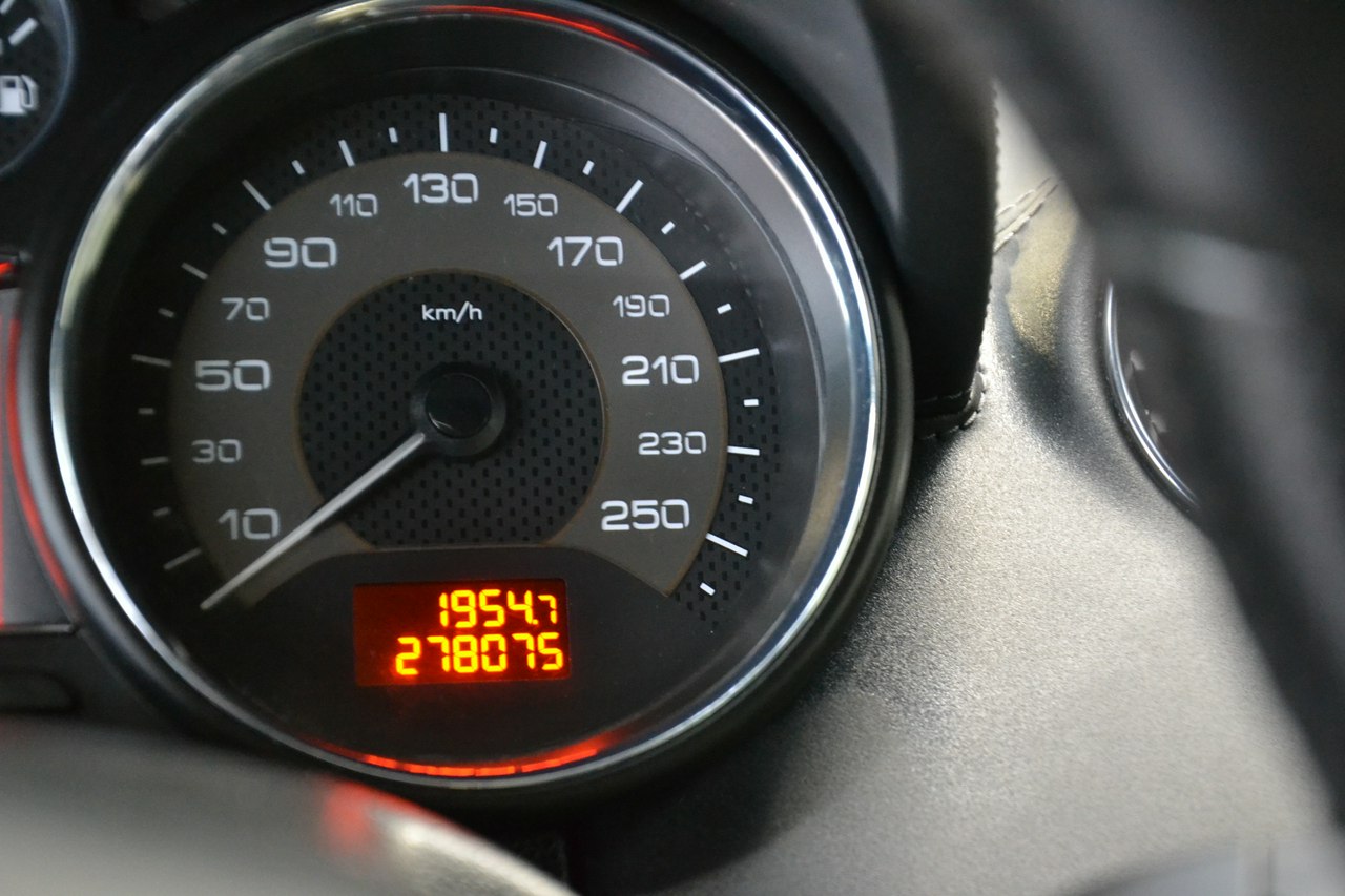 Peugeot RCZ - obrazek 12