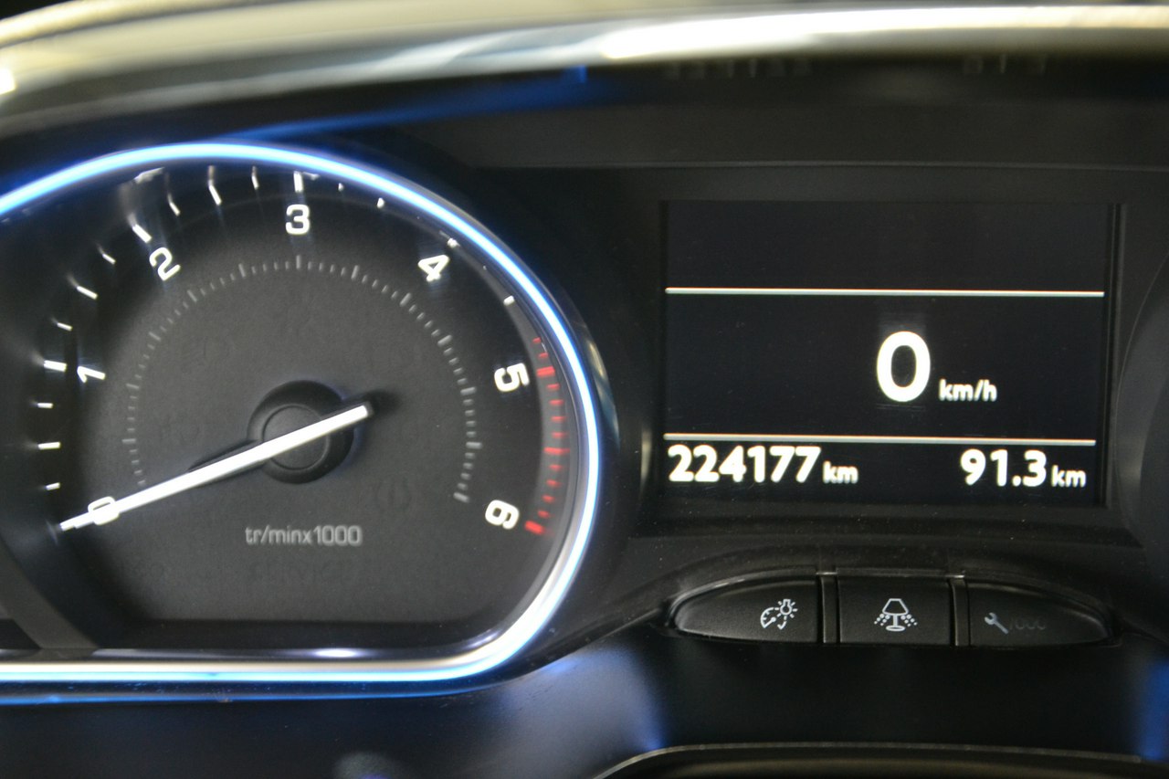 Peugeot 2008 - obrazek 19