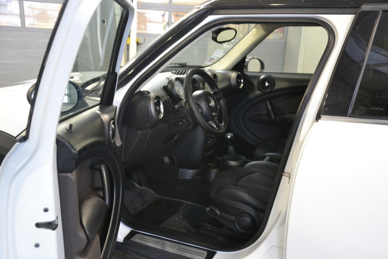 Mini Countryman - obrazek 12