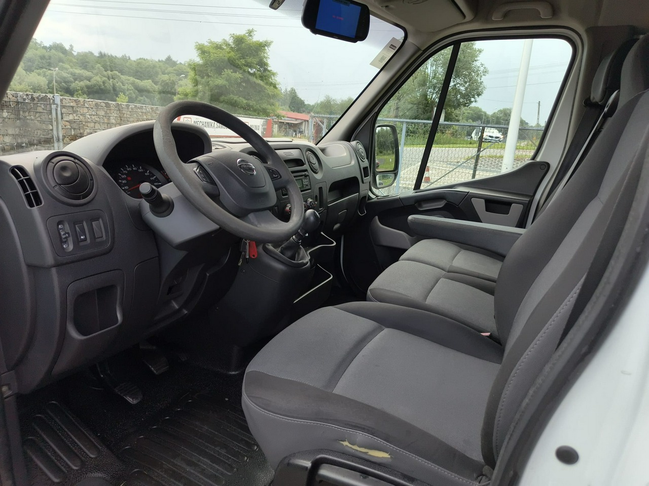 Nissan NV 400 - obrazek 9
