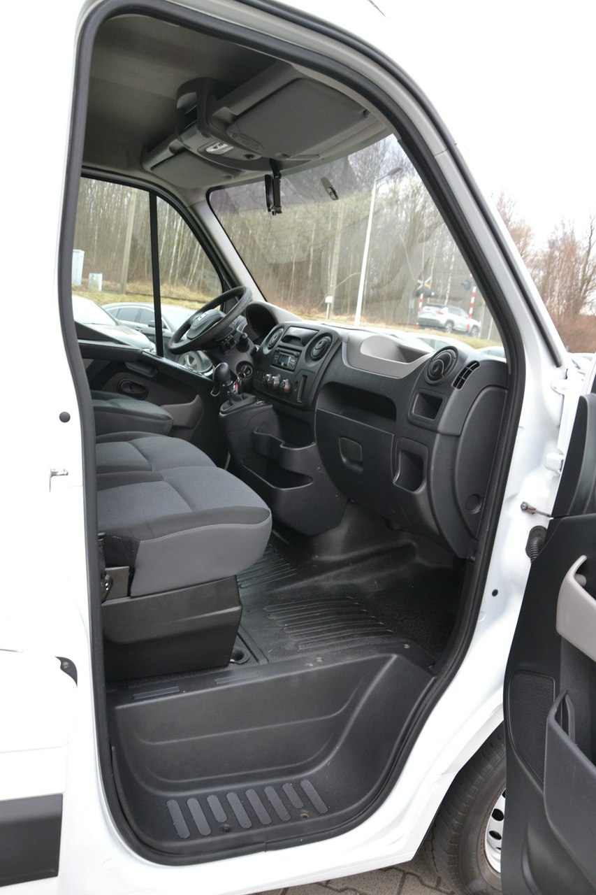 Nissan NV 400 - obrazek 17