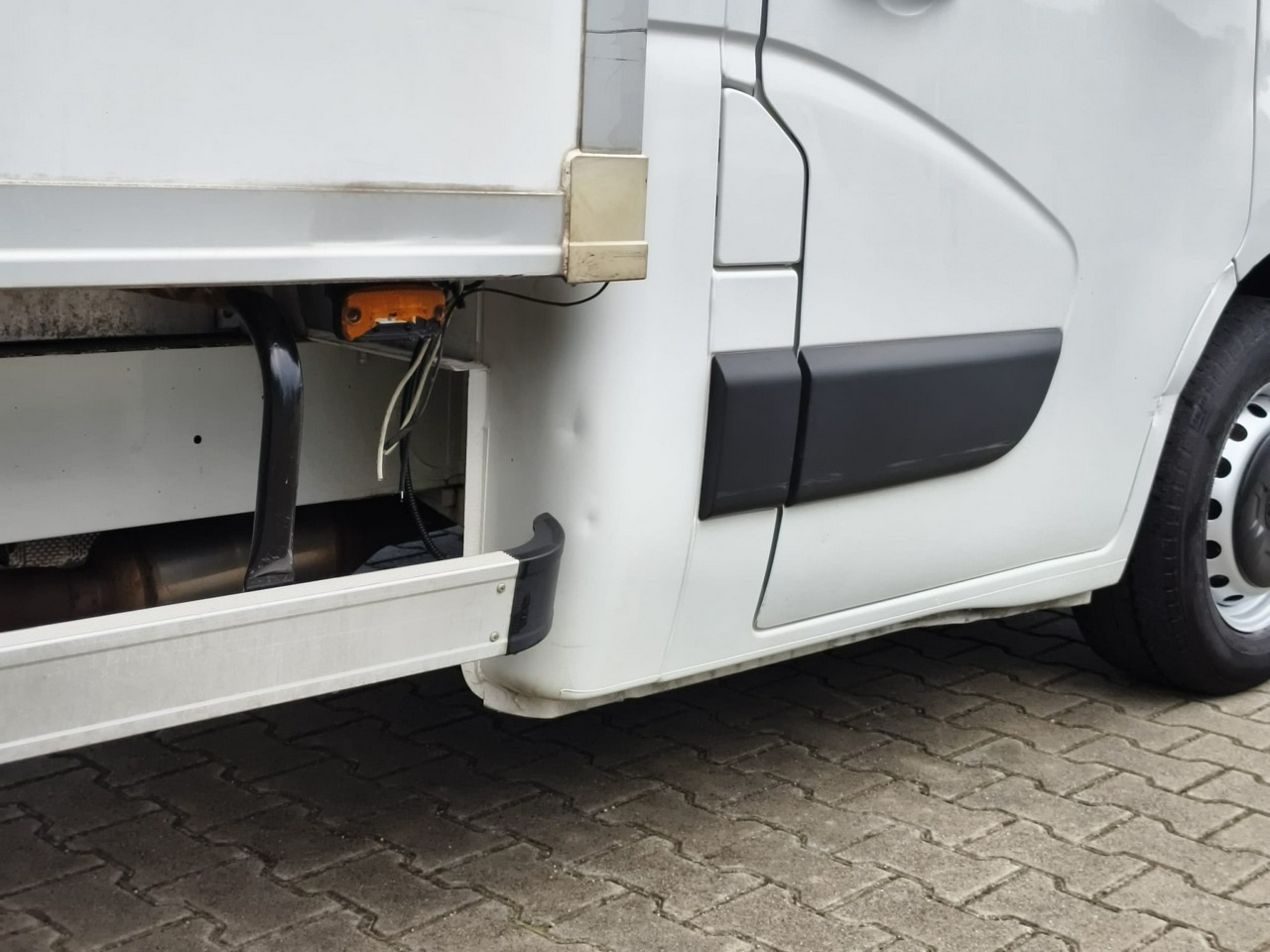 Nissan NV 400 - obrazek 17