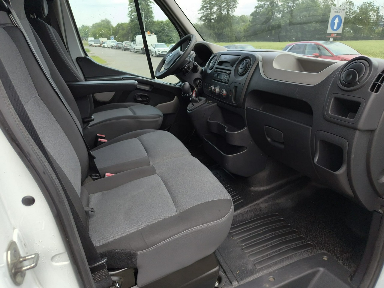 Nissan NV 400 - obrazek 12
