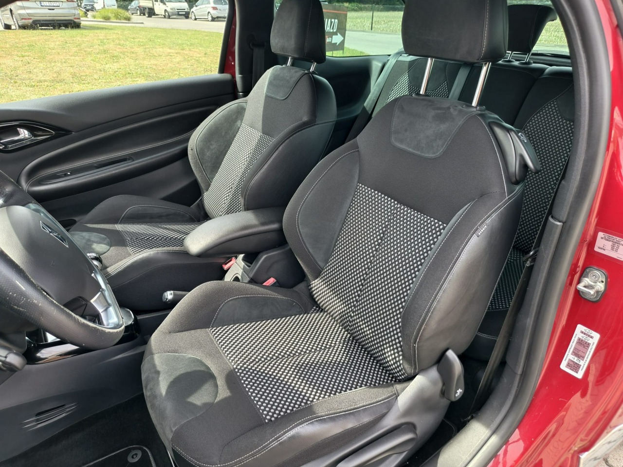 Citroen DS3 - obrazek 12