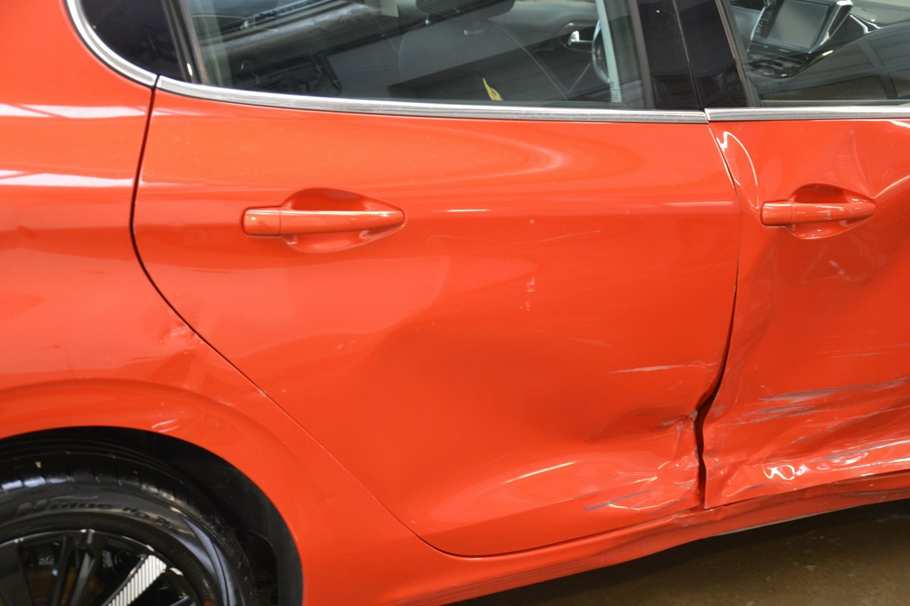 Peugeot 208 - obrazek 11