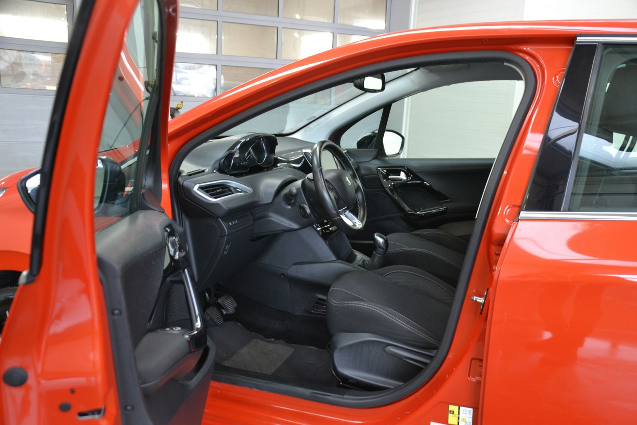 Peugeot 208 - obrazek 14
