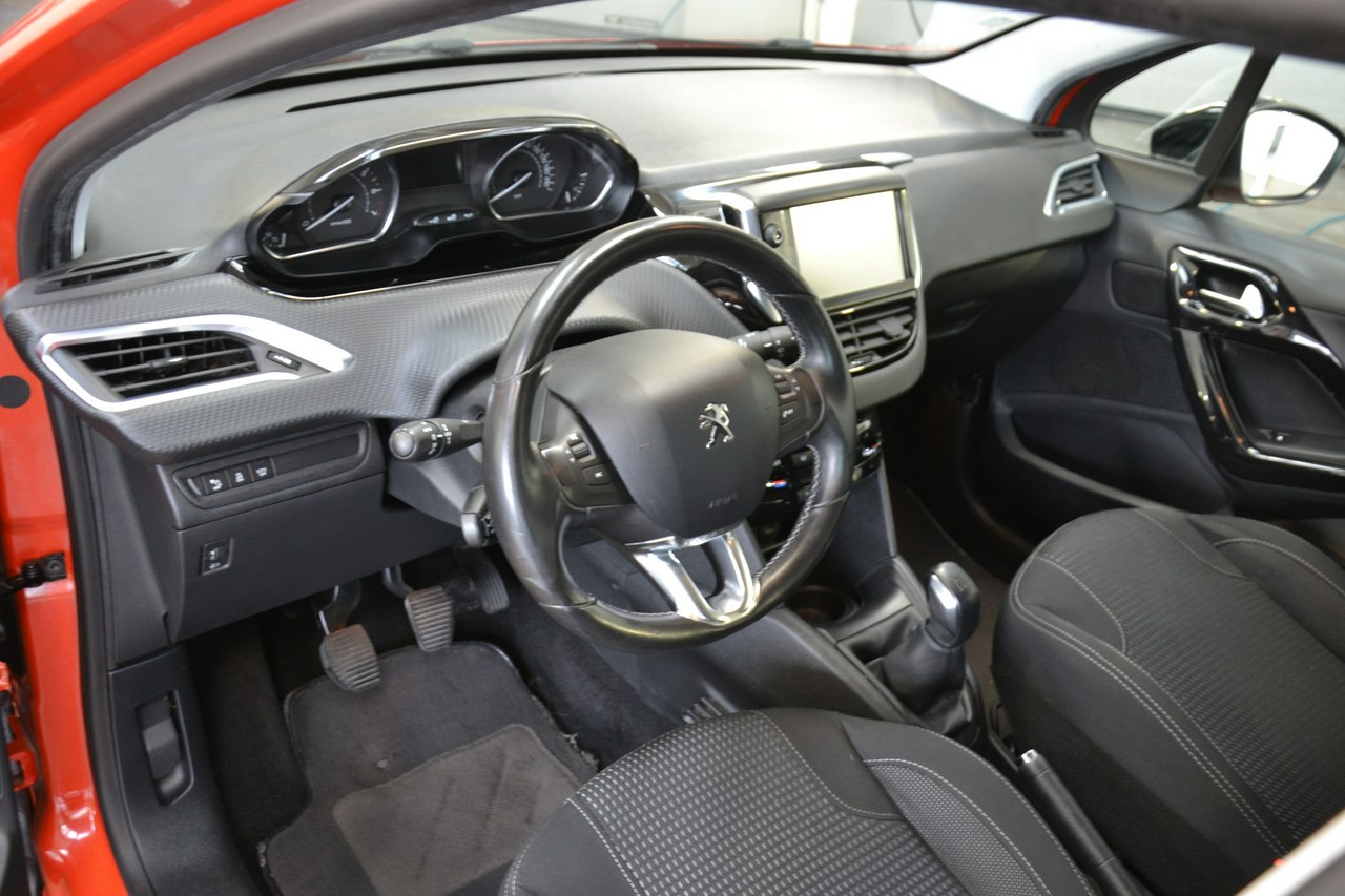 Peugeot 208 - obrazek 15