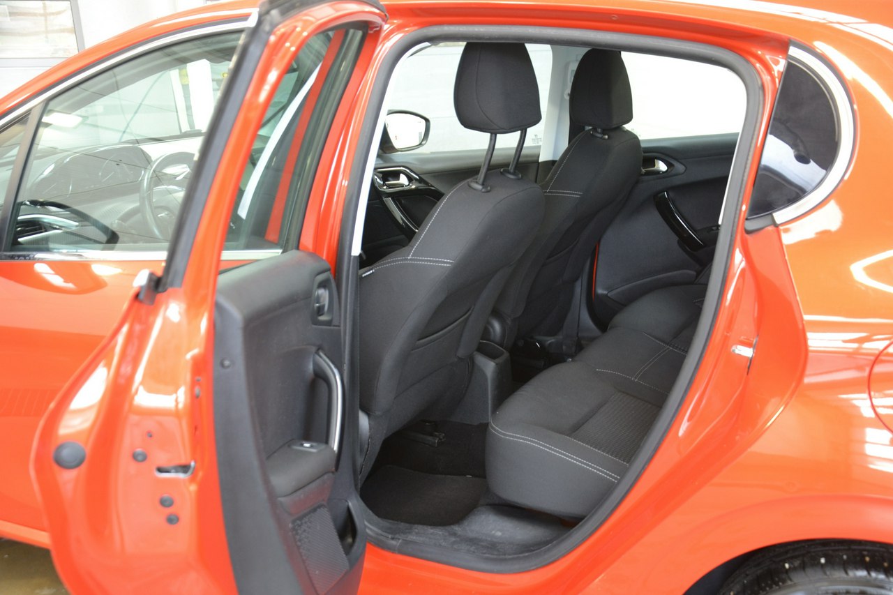 Peugeot 208 - obrazek 20