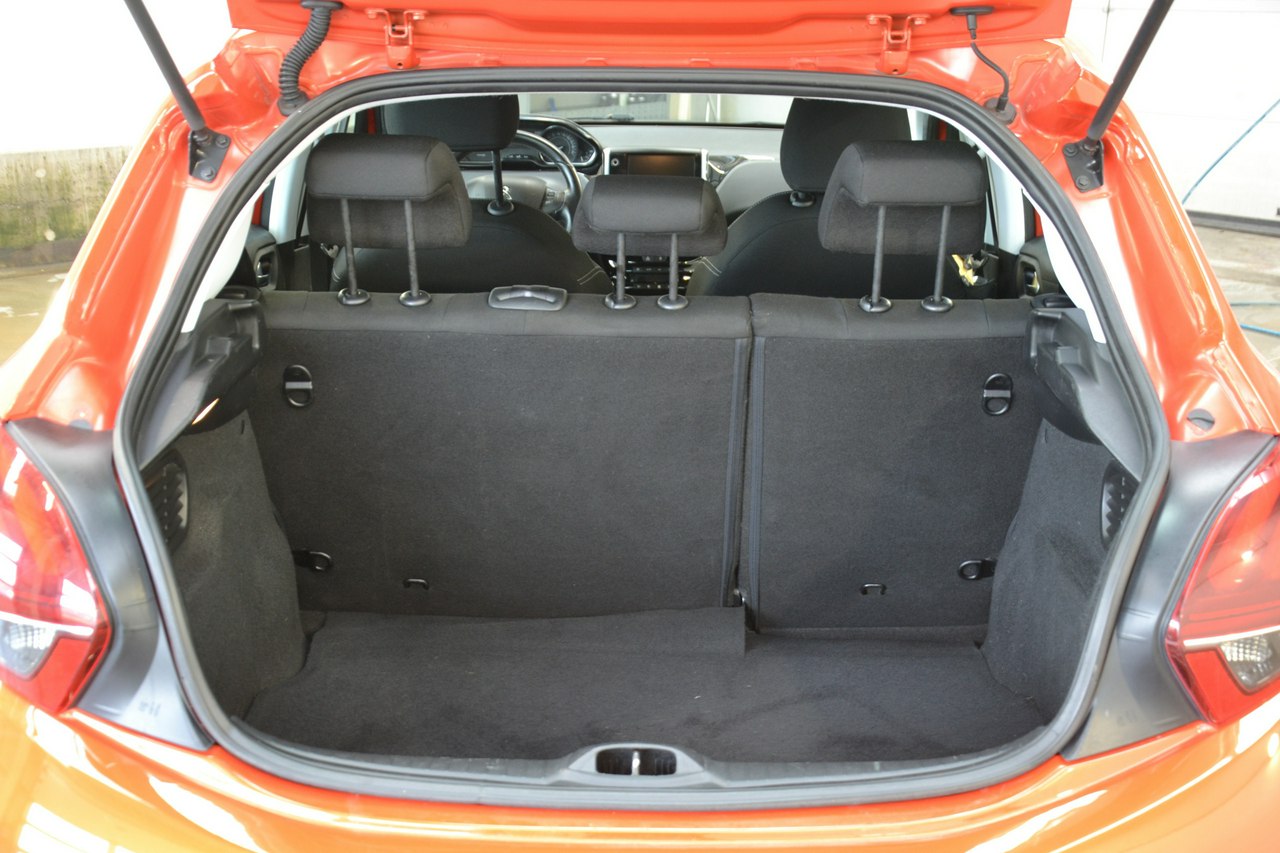 Peugeot 208 - obrazek 22
