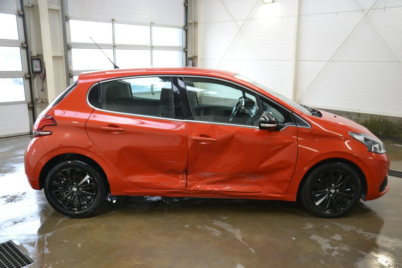 Peugeot 208 - obrazek 8