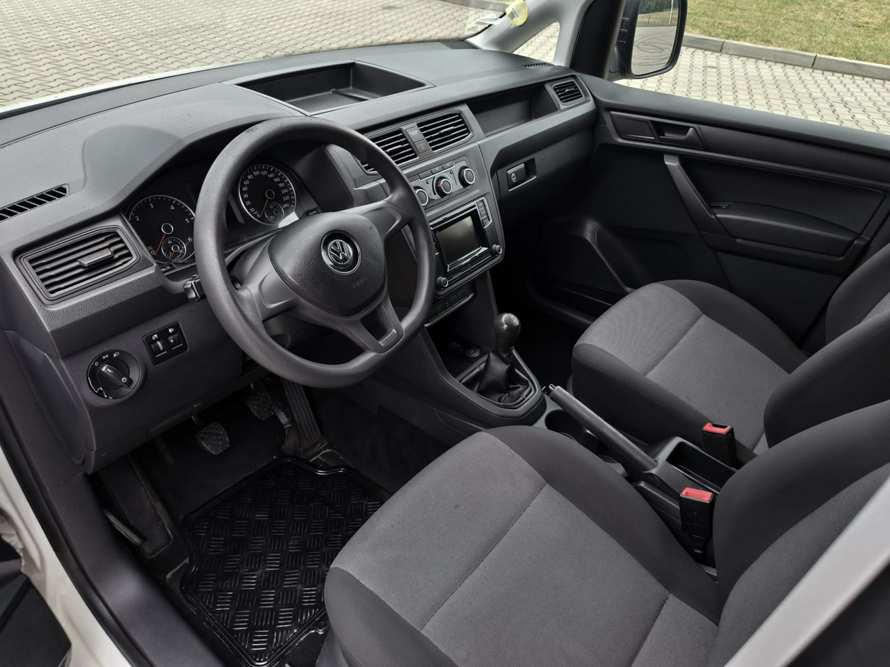 Volkswagen Caddy - obrazek 8