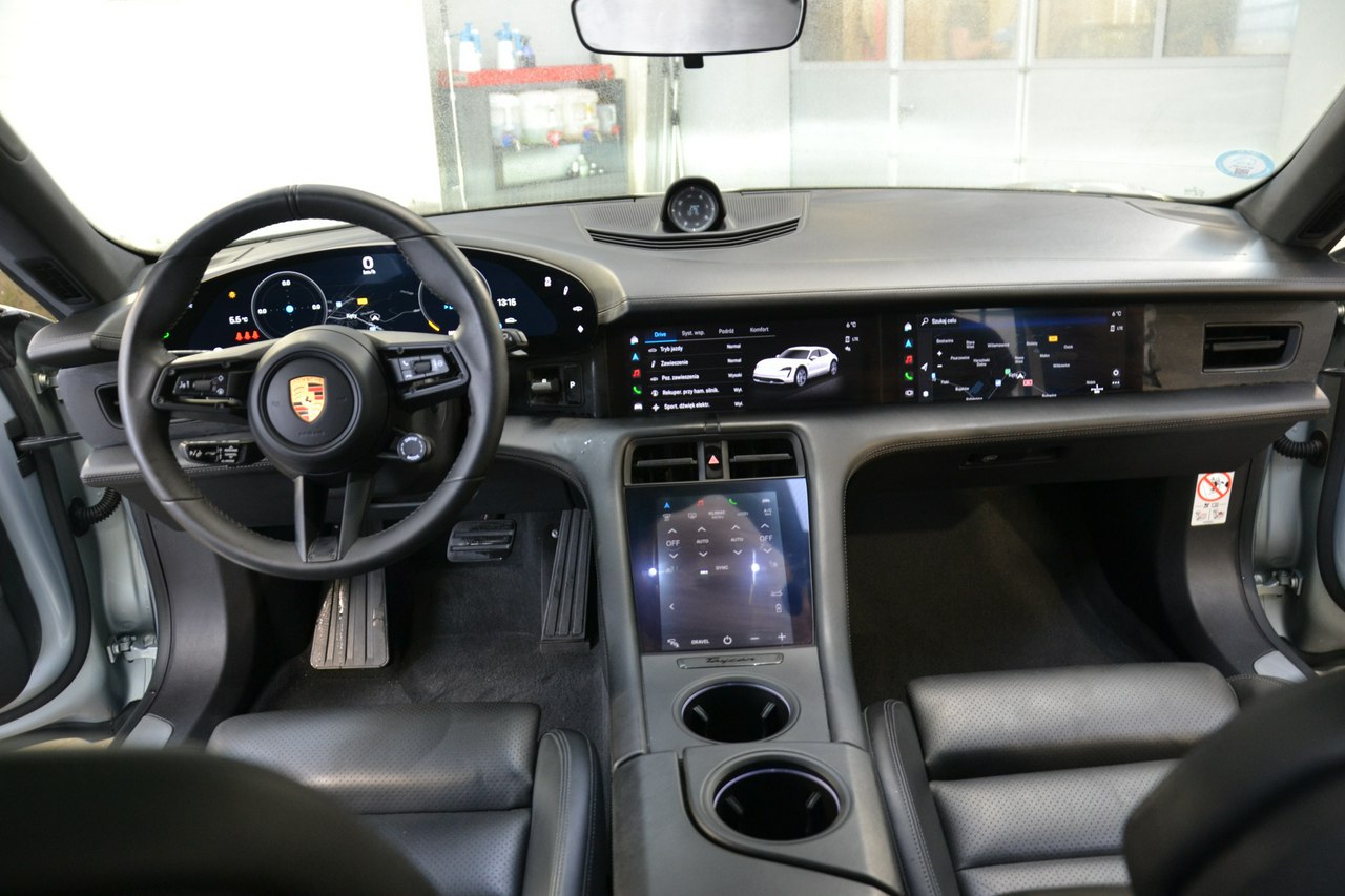 Porsche Taycan - obrazek 18