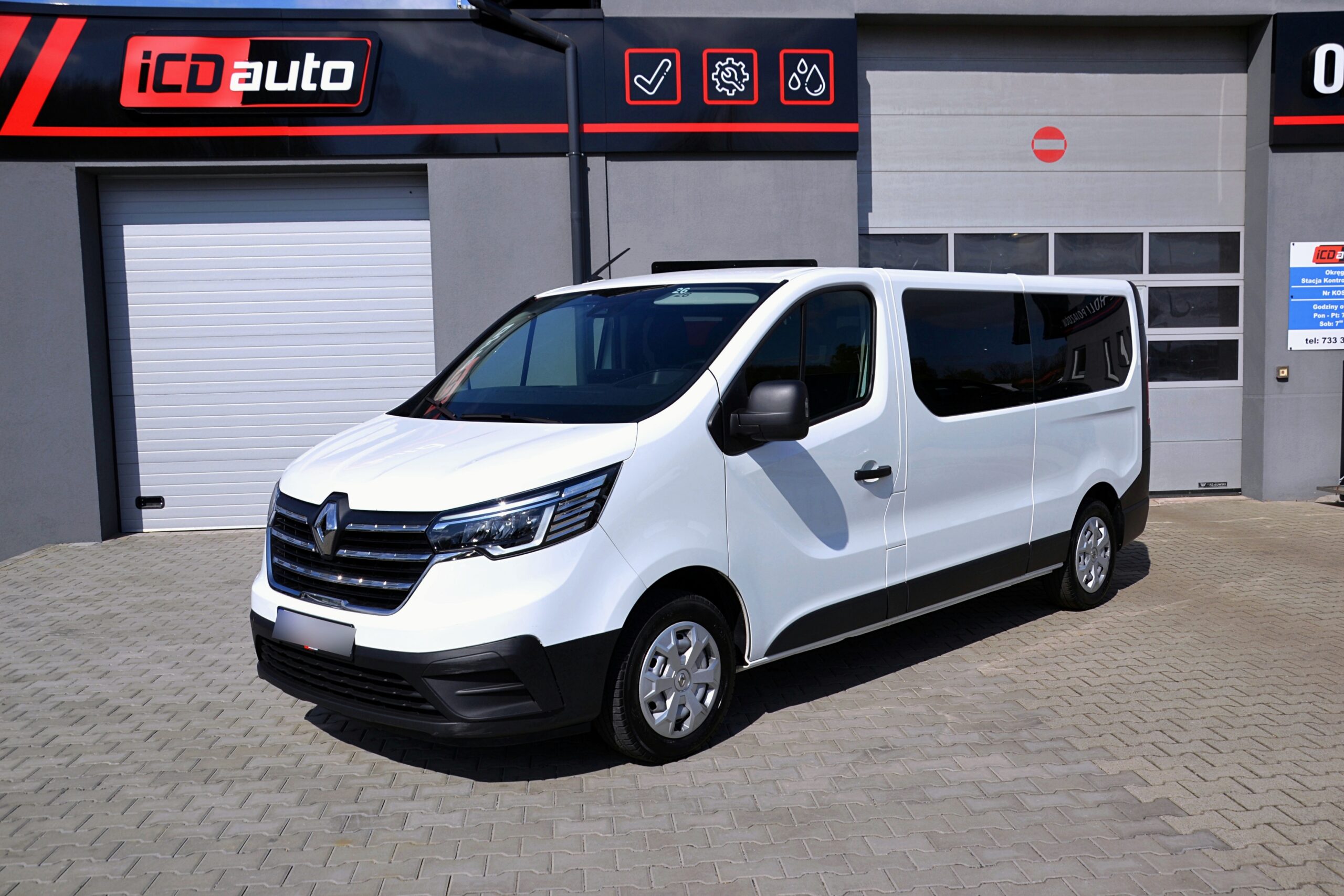 wynajem samochodu Renault Trafic w wypożyczalni samochodów w Kętach