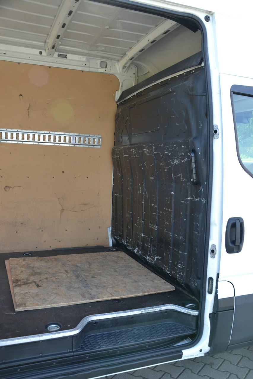 Iveco Daily 35C14 - obrazek 21
