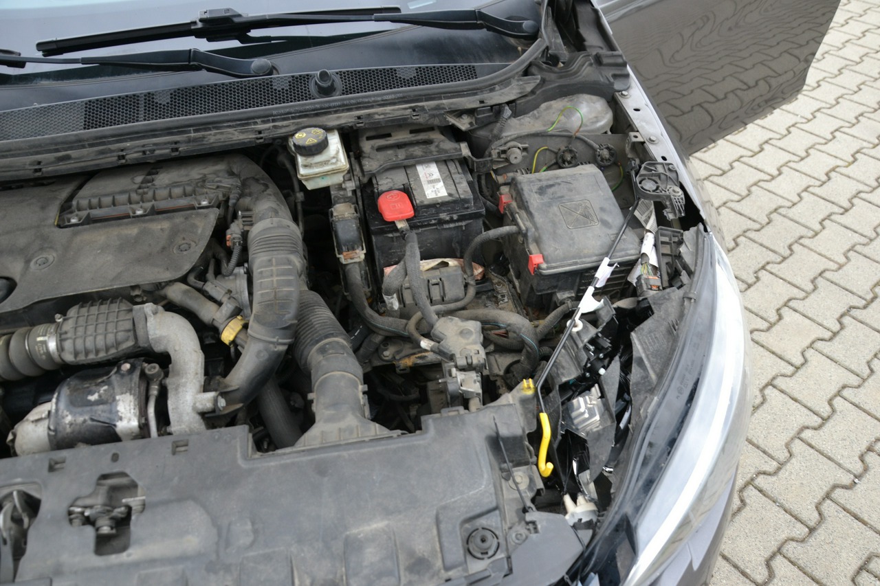 Peugeot 308 - obrazek 18
