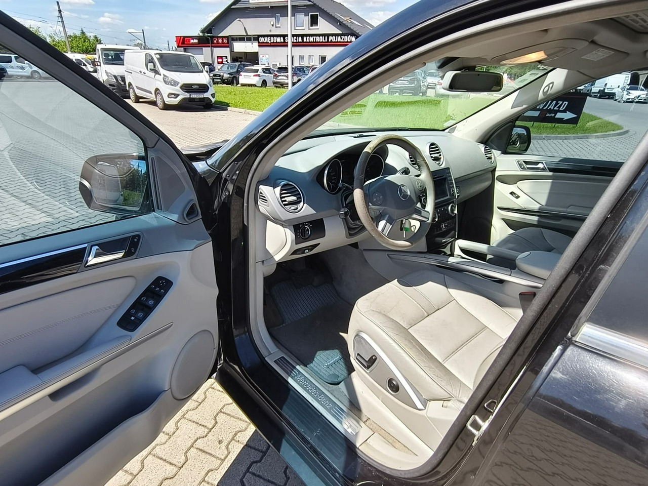 Mercedes ML 320 - obrazek 9