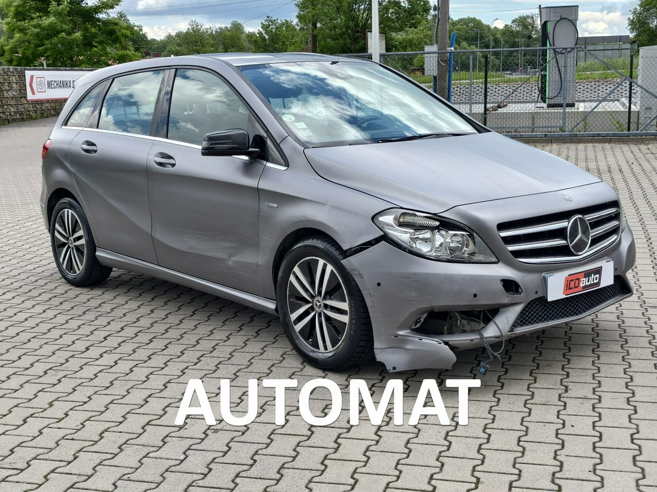 Mercedes B 180