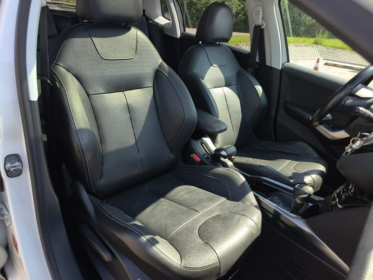 Peugeot 2008 - obrazek 15