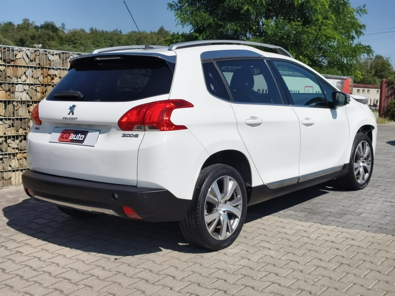 Peugeot 2008 - obrazek 7