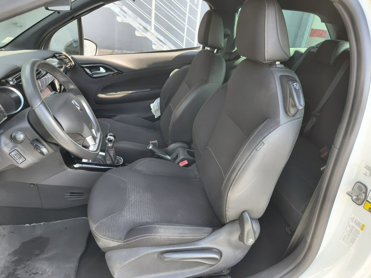 DS Automobiles DS 3 - obrazek 9