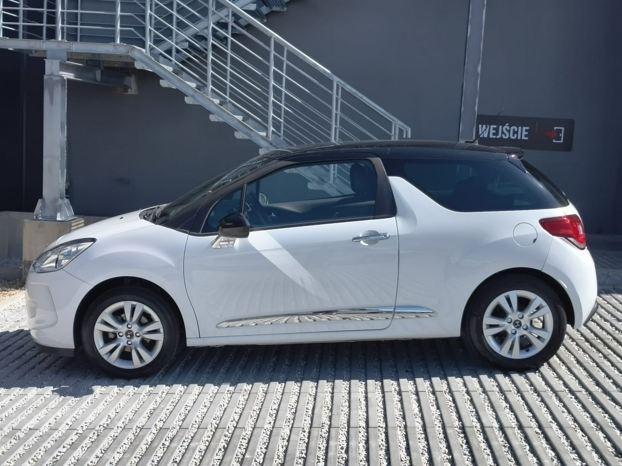 DS Automobiles DS 3 - obrazek 4