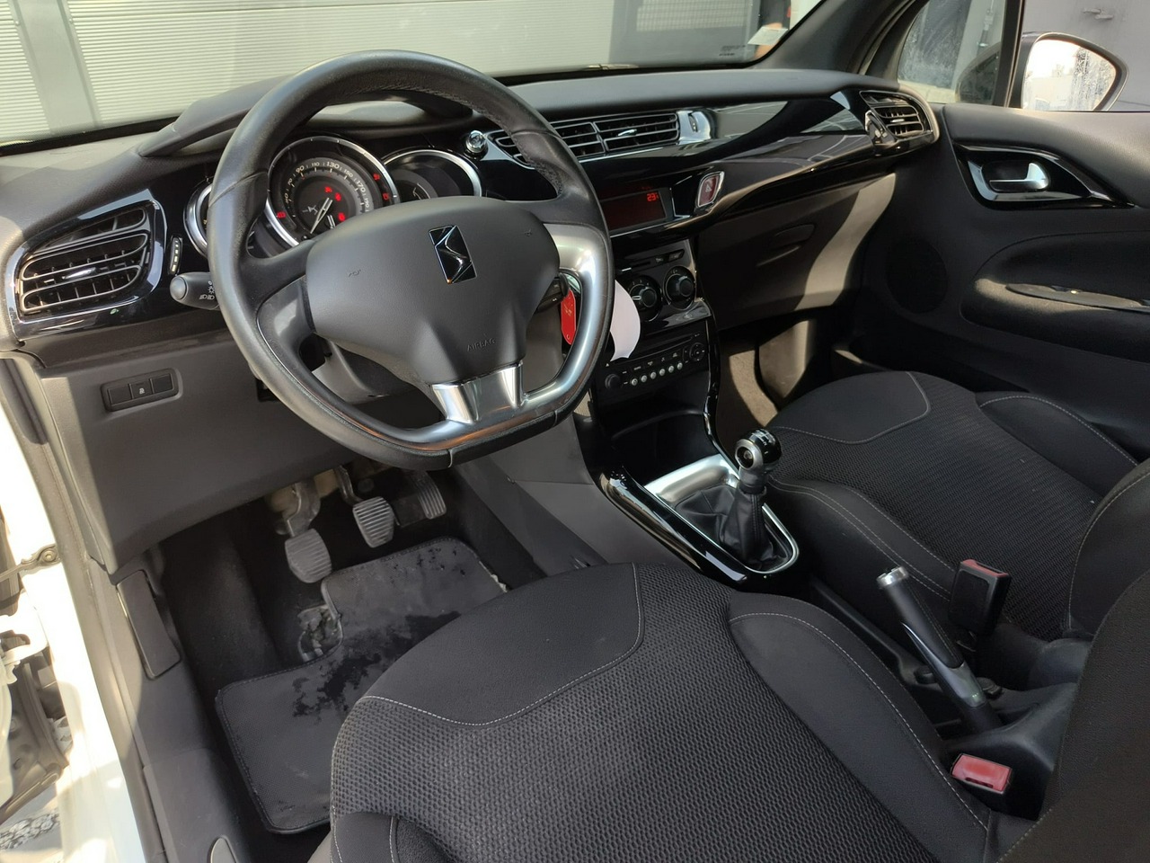DS Automobiles DS 3 - obrazek 10