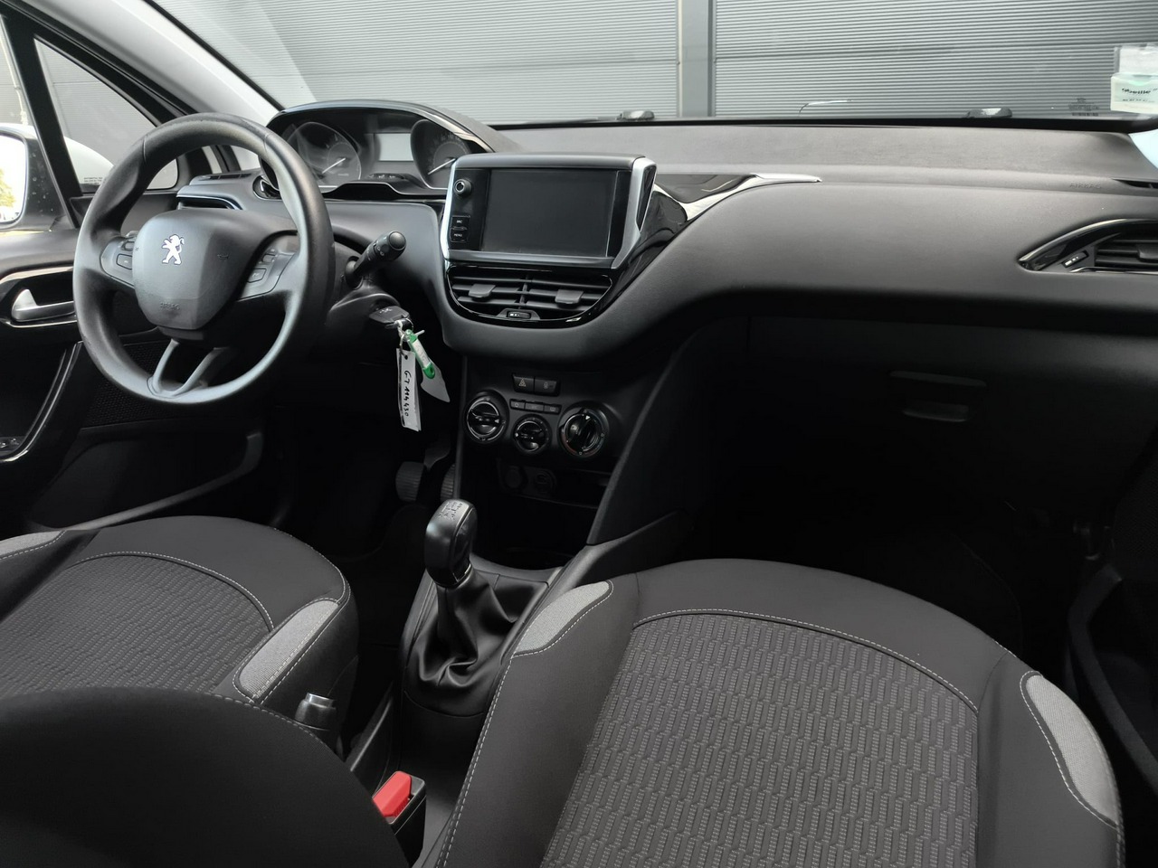Peugeot 208 - obrazek 14