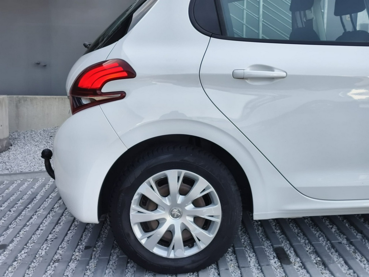 Peugeot 208 - obrazek 21