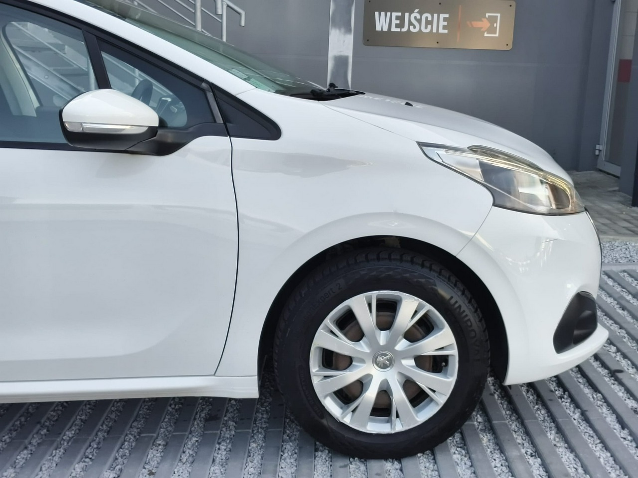 Peugeot 208 - obrazek 22