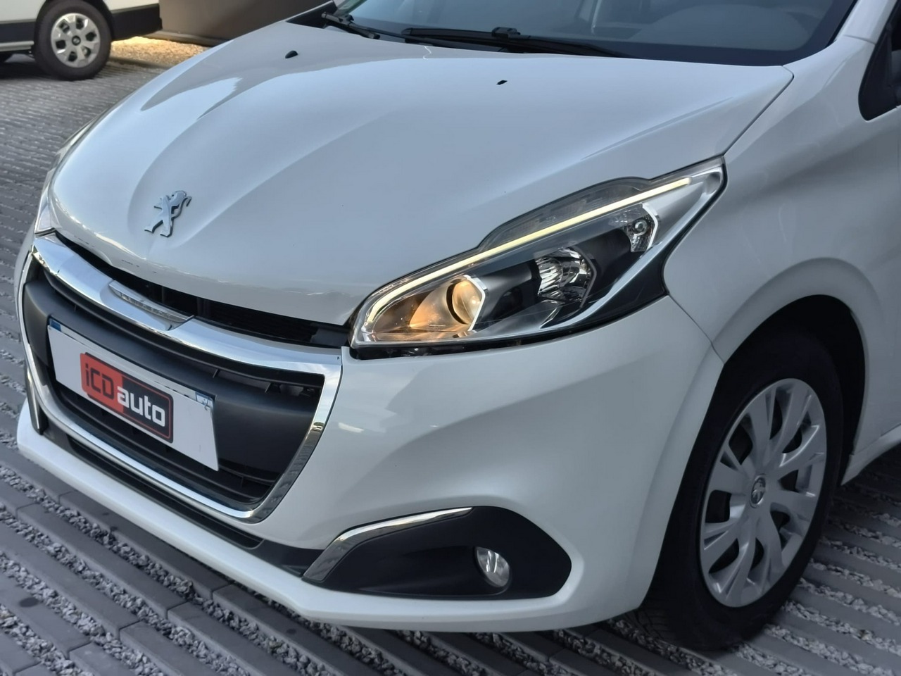 Peugeot 208 - obrazek 26