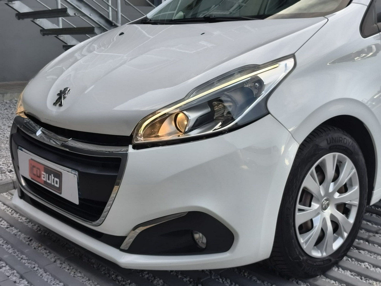 Peugeot 208 - obrazek 27