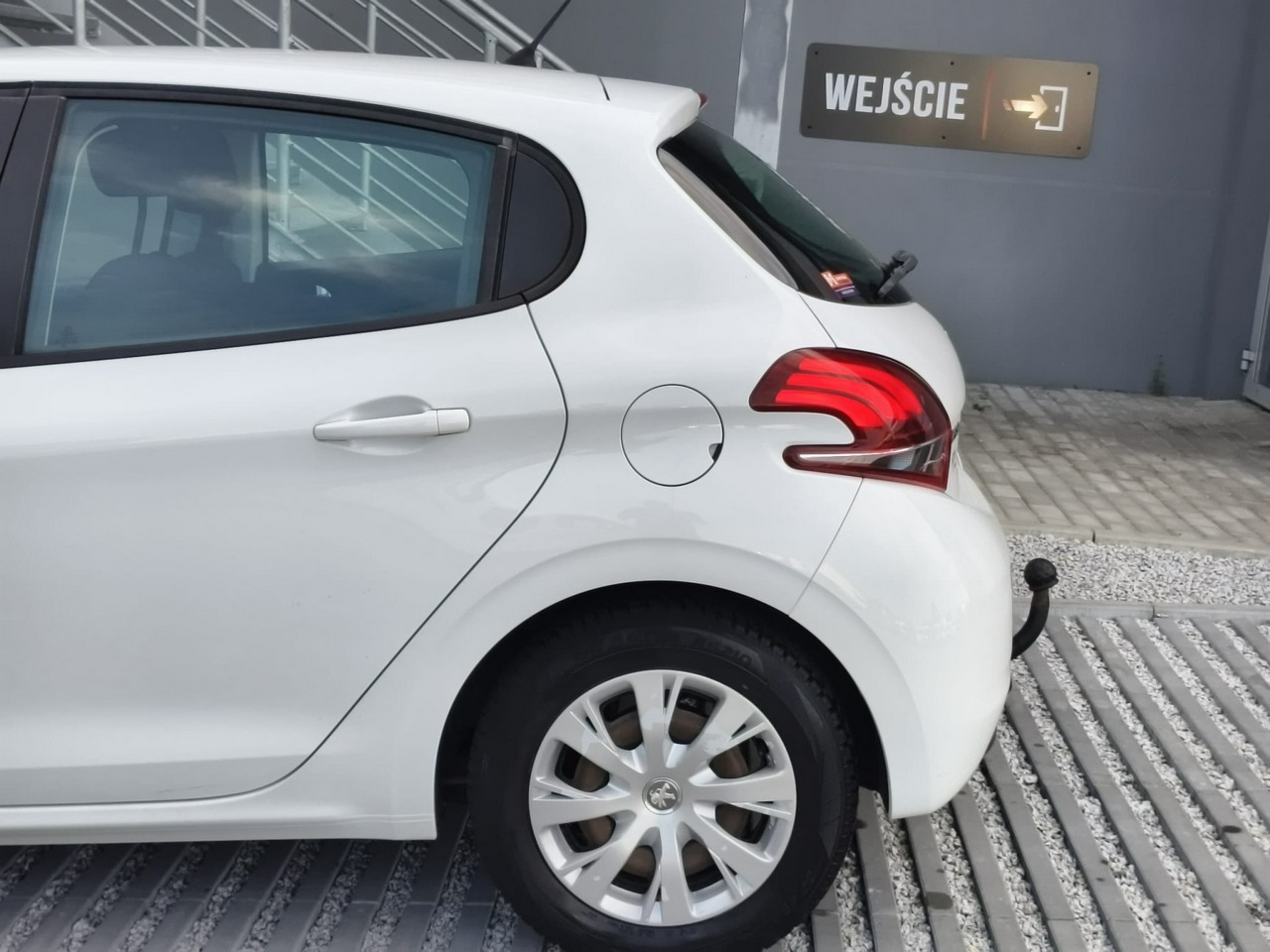 Peugeot 208 - obrazek 29