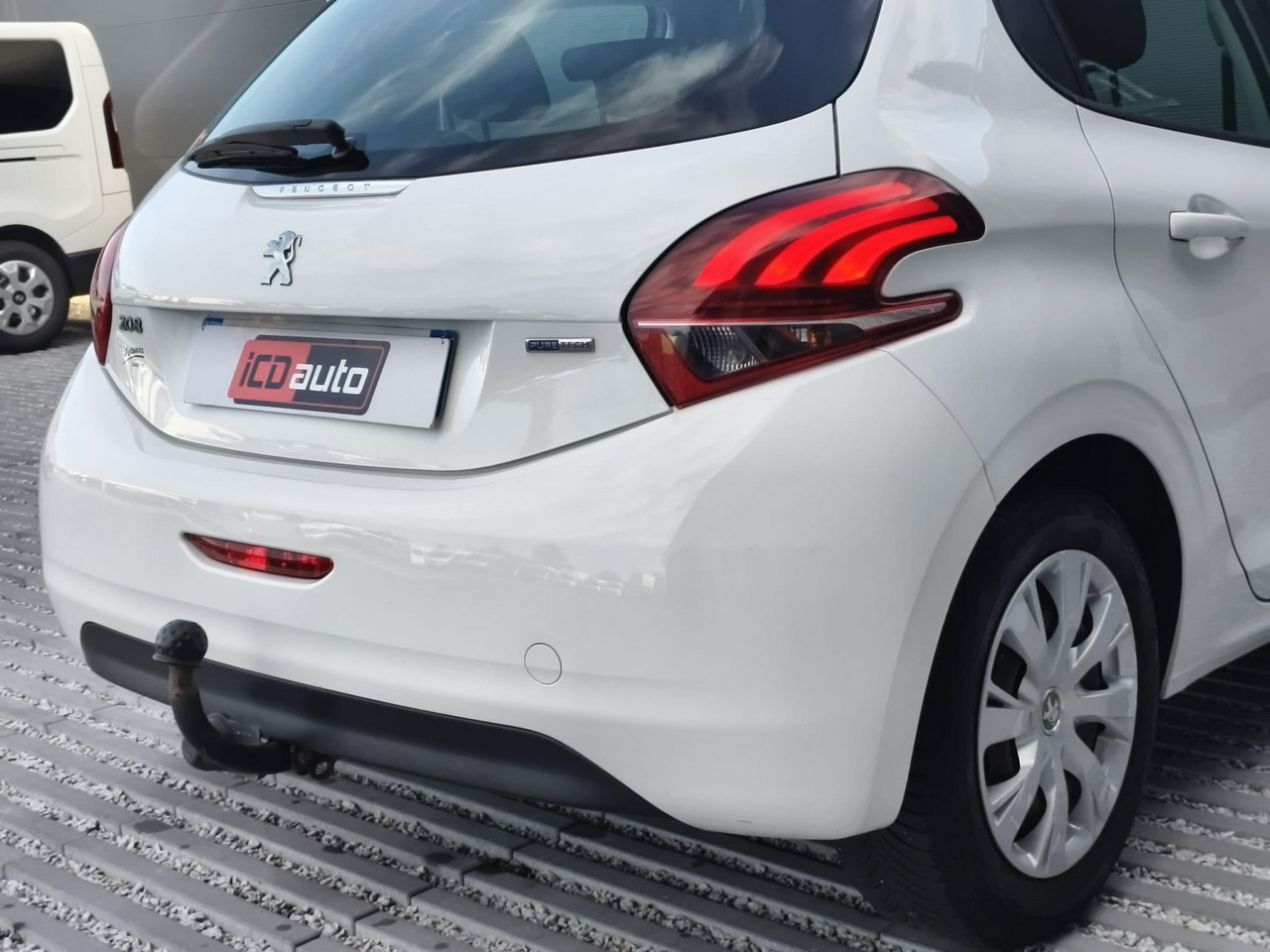 Peugeot 208 - obrazek 19