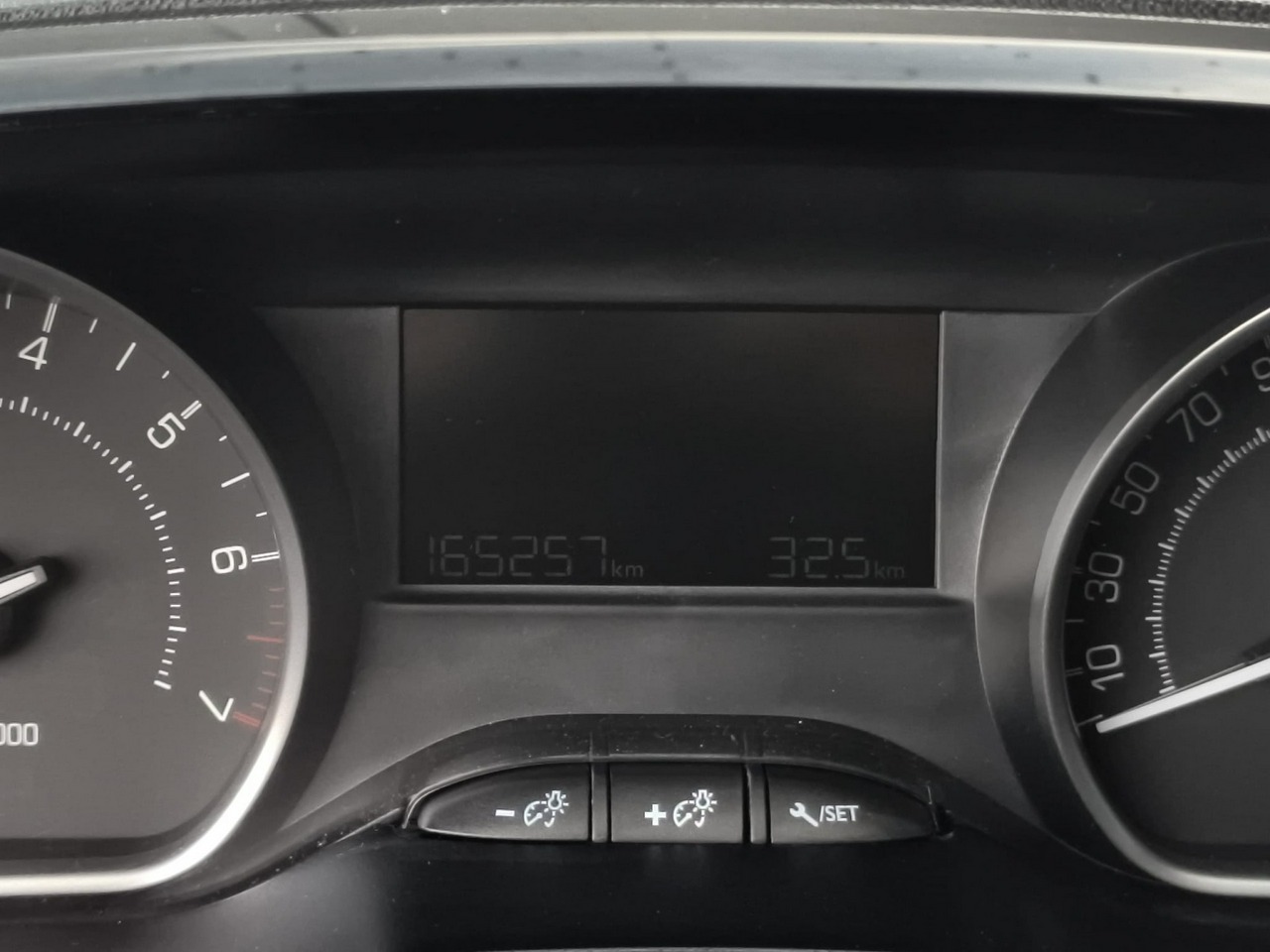 Peugeot 208 - obrazek 13