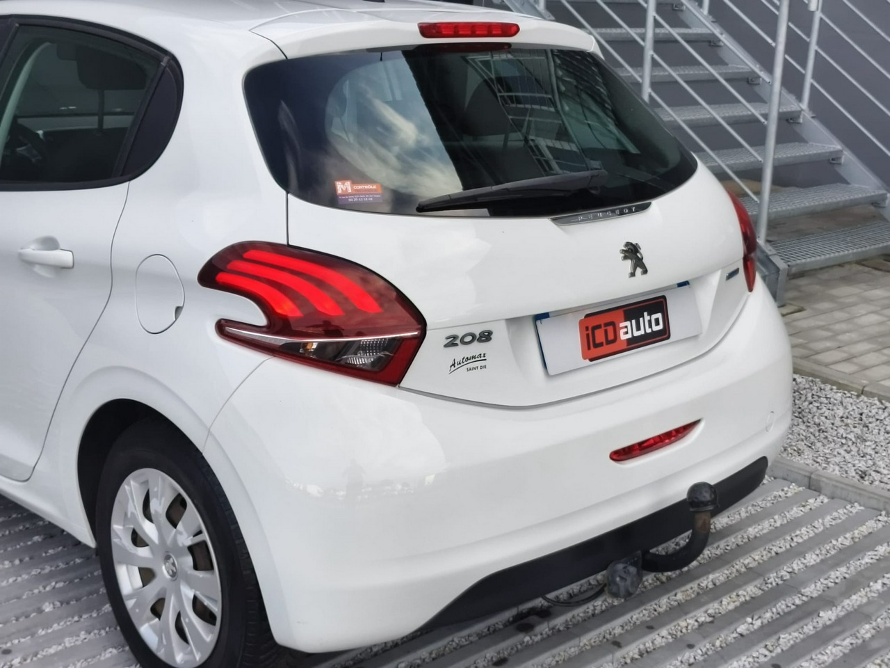 Peugeot 208 - obrazek 30