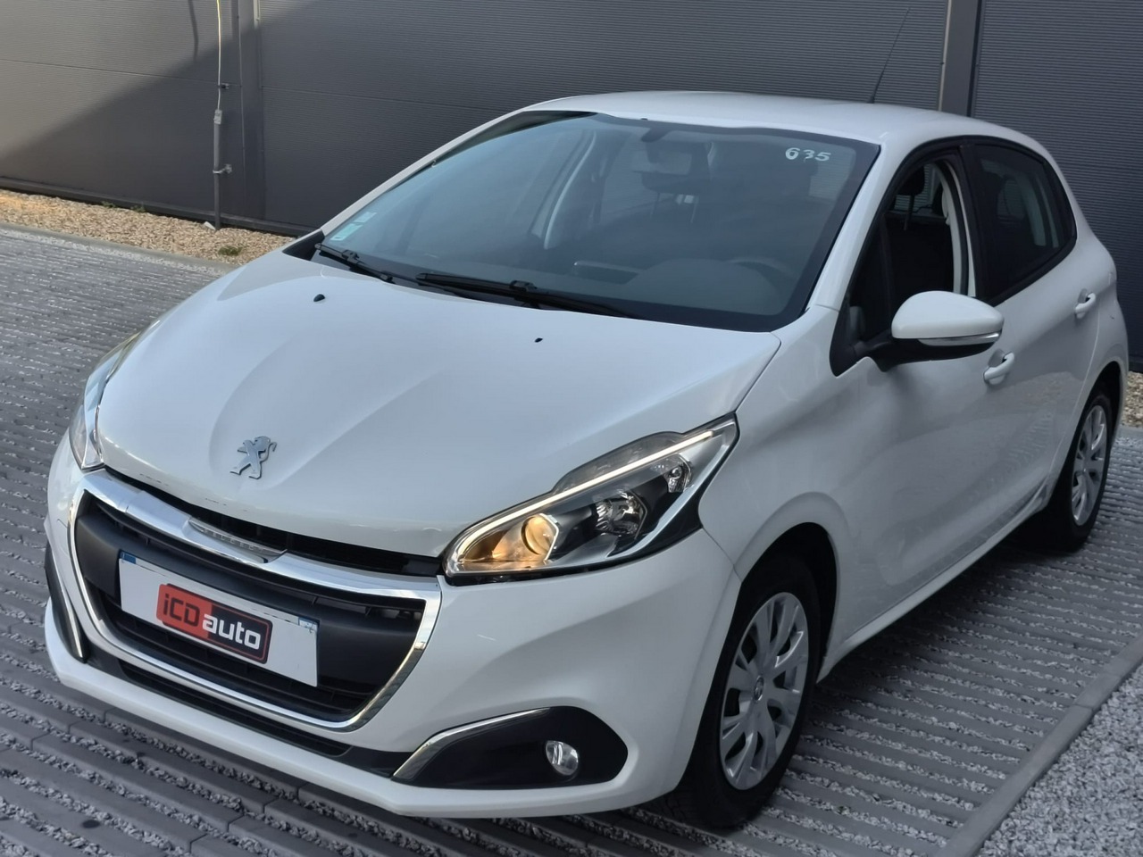 Peugeot 208 - obrazek 3