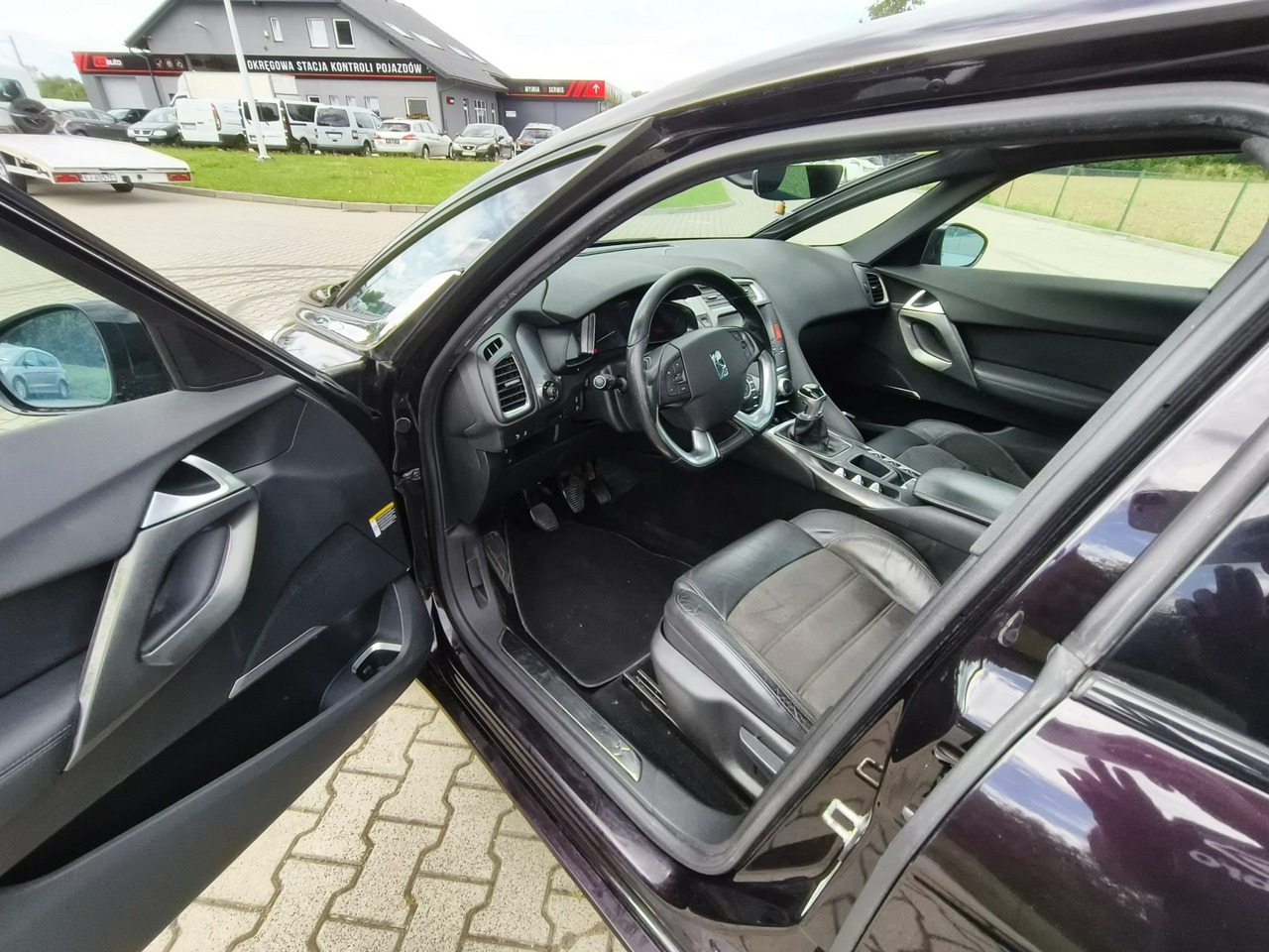 DS Automobiles DS 5 - obrazek 9