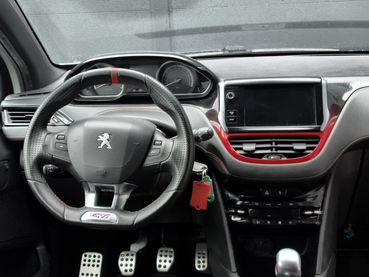 Peugeot 208 - obrazek 10