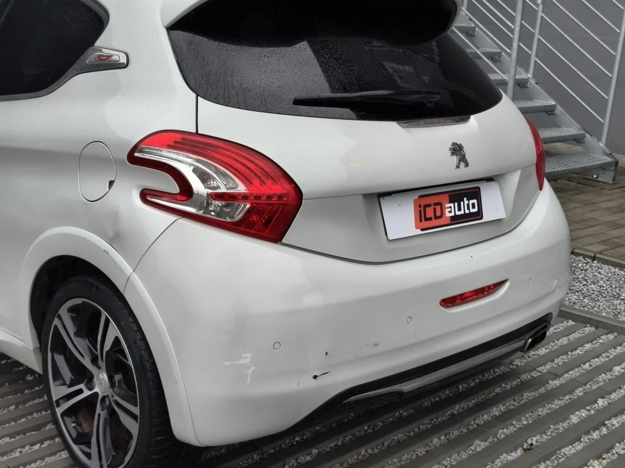 Peugeot 208 - obrazek 23