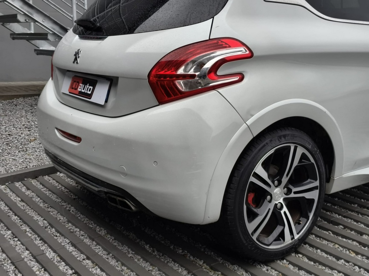 Peugeot 208 - obrazek 15